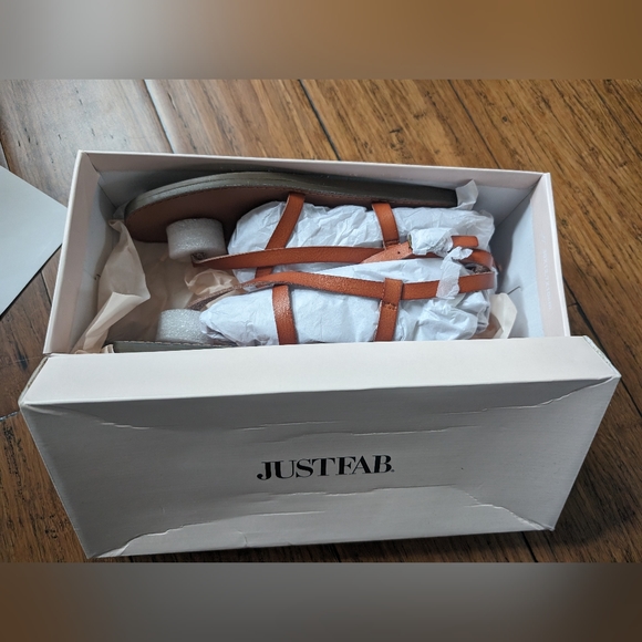 JustFab NIB Brown Leather Strappy Summer Sandal size 7 - Picture 3 of 7